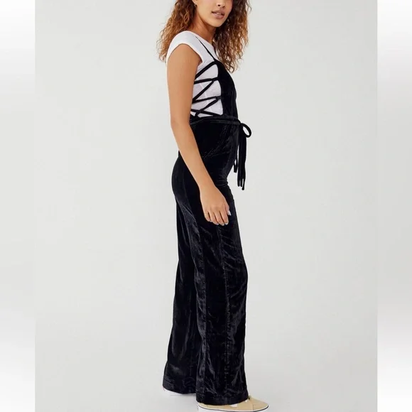 NWT FREE PEOPLE FOREVER 90s BLACK VELVET OVERALLS Size XS - Picture 6 of 7